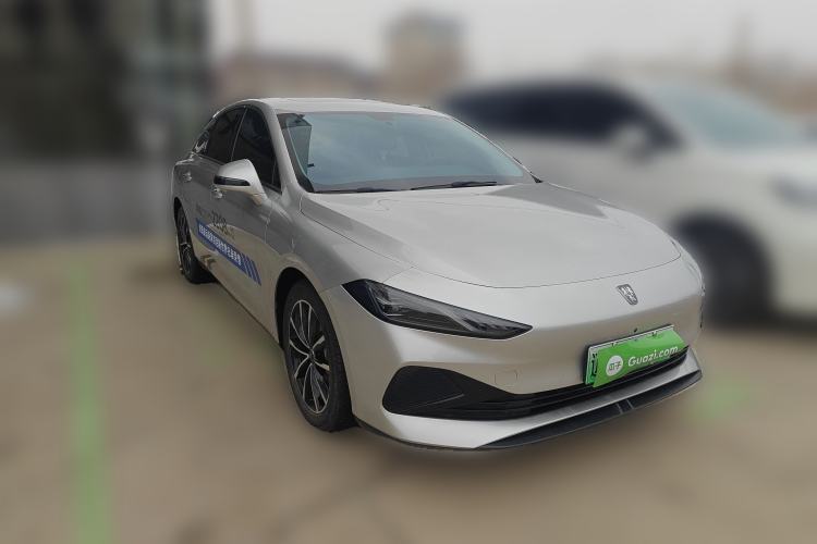 Used Roewe D7 2025 DMH 125km World Champion Excellence Edition Front Right 45 Deg