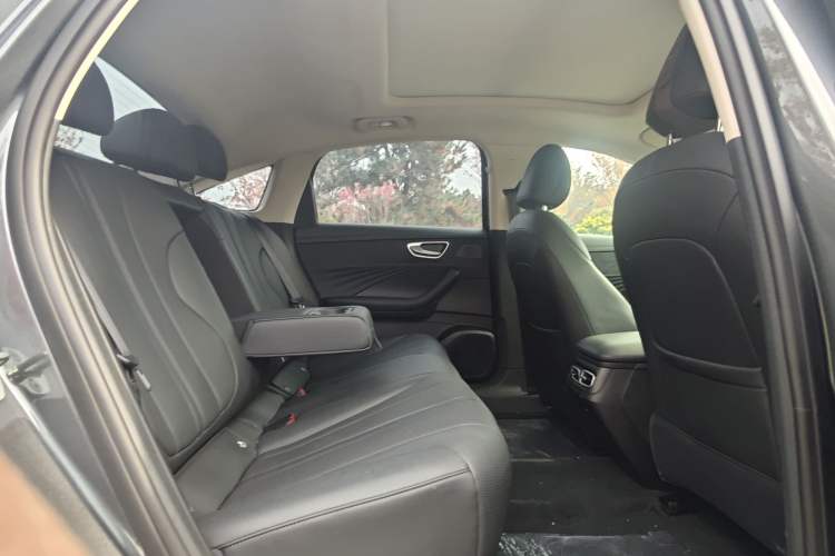 Used Roewe D7 2025 DMH 125km World Champion Excellence Edition Interior 6