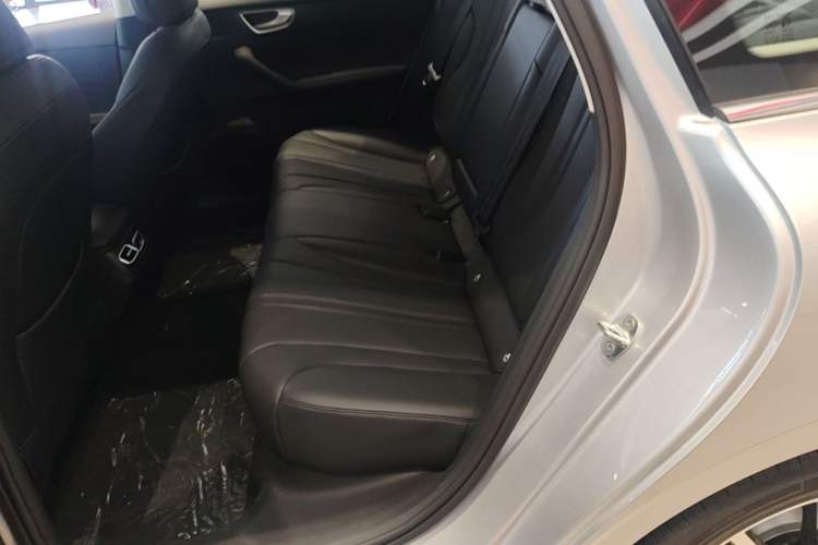 Used Roewe D7 2025 DMH 125km World Champion Edition Left Rear Seat