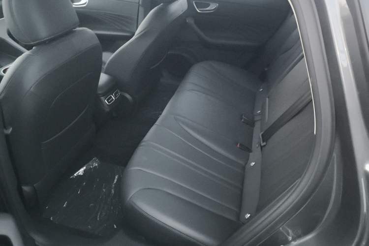 Used Roewe D7 2025 DMH 125km World Champion Edition Left Rear Seat