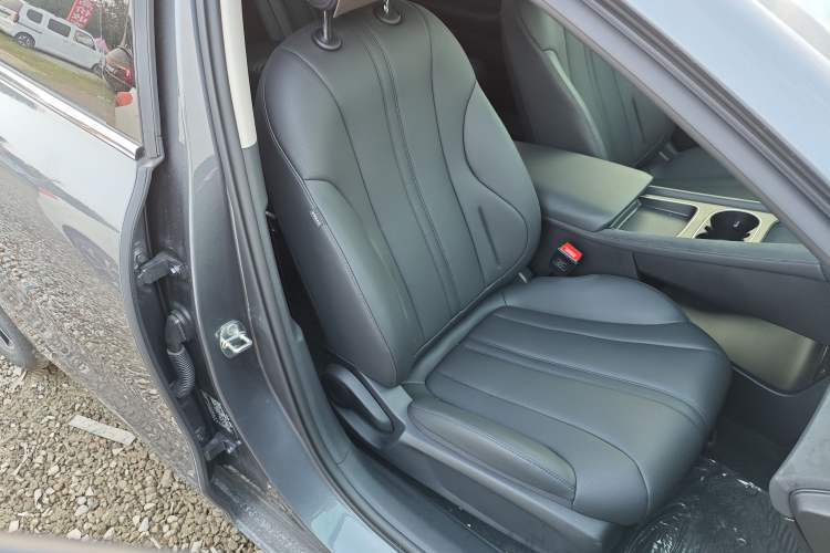 Used Roewe D7 2025 DMH 125km World Champion Excellence Edition Right Front Seat