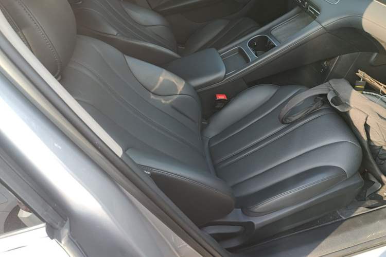 Used Roewe D7 2025 DMH 125km World Champion Edition Right Front Seat