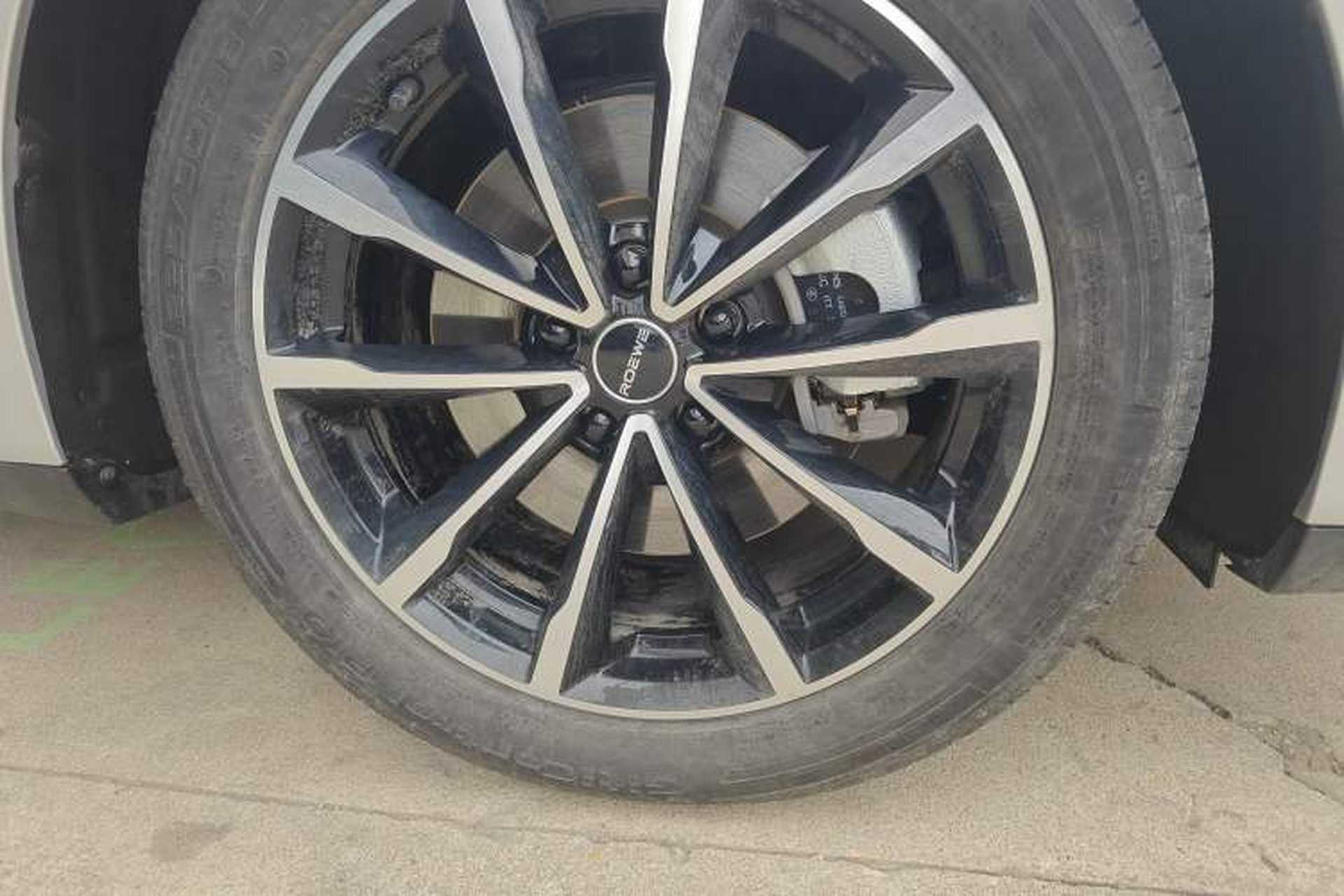 Used Roewe D7 2025 DMH 125km World Champion Excellence Edition Right Front Wheel Hub