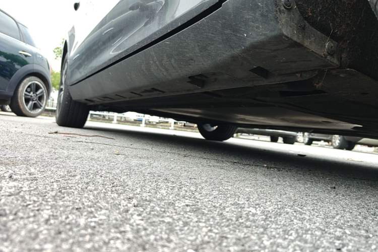 Used Roewe D7 2025 DMH 125km World Champion Edition Right Side Sill