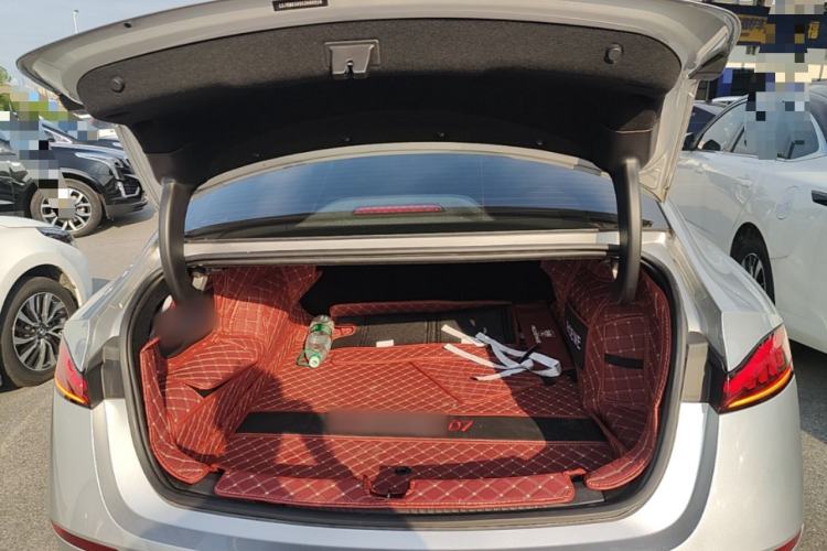 Used Roewe D7 2025 DMH 125km World Champion Edition Trunk