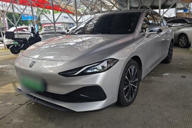 Ojetý Roewe D7 2025 DMH 125km World Champion Excellence Edition