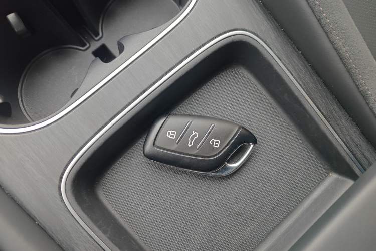 Used Roewe D7 2025 DMH 125km World Champion Excellence Edition Vehicle Key
