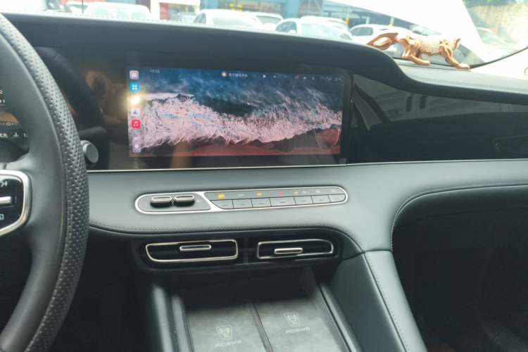 Used Roewe D7 2025 DMH 125km World Champion Edition Audio And AC Panel