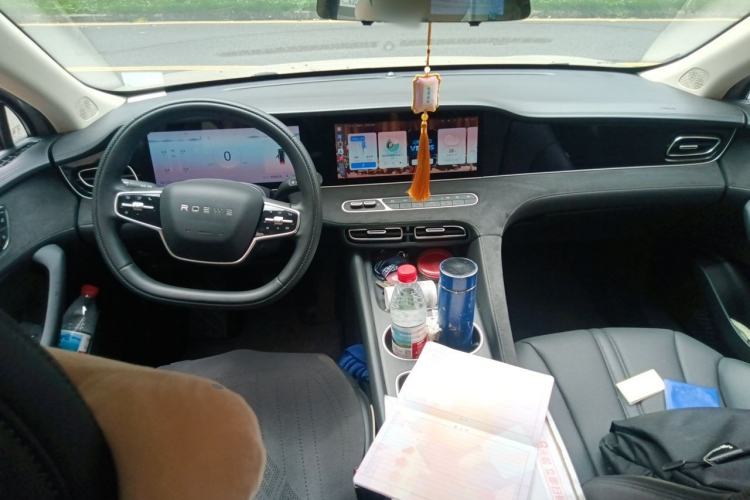Used Roewe D7 2025 DMH 125km World Champion Excellence Edition Center Console