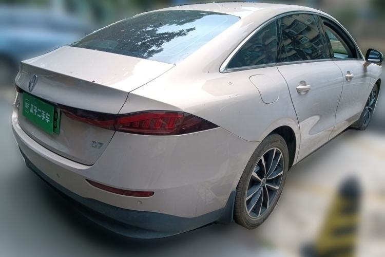 Used Roewe D7 2025 DMH 125km World Champion Excellence Edition Rear Right 45 Deg