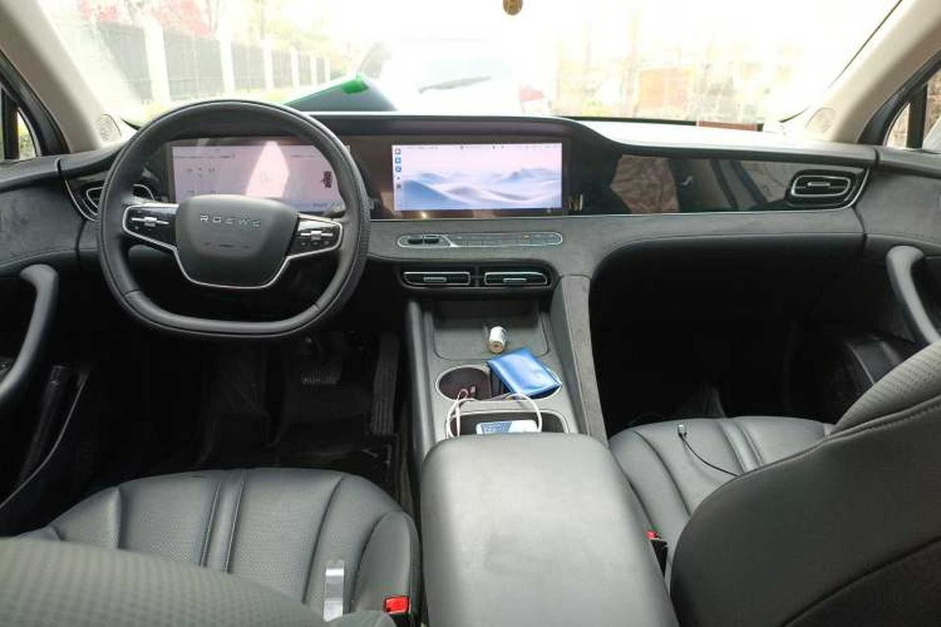 Used Roewe D7 2025 DMH 125km World Champion Excellence Edition Center Console