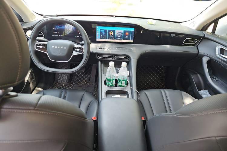 Used Roewe D7 2025 DMH 125km World Champion Edition Center Console