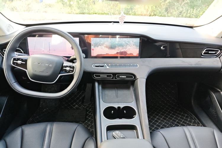 Used Roewe D7 2025 DMH 125km World Champion Excellence Edition Center Console