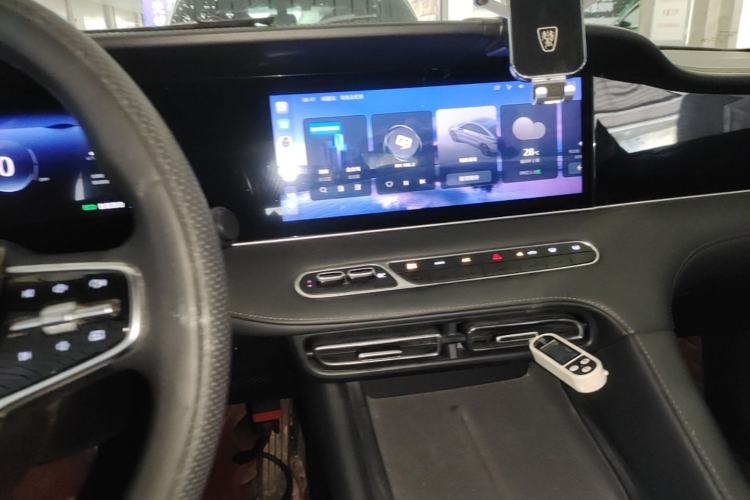 Used Roewe D7 2025 DMH 125km World Champion Edition Center Console