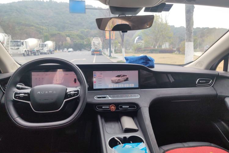 Used Roewe D7 2025 DMH 125km World Champion Excellence Edition Center Console