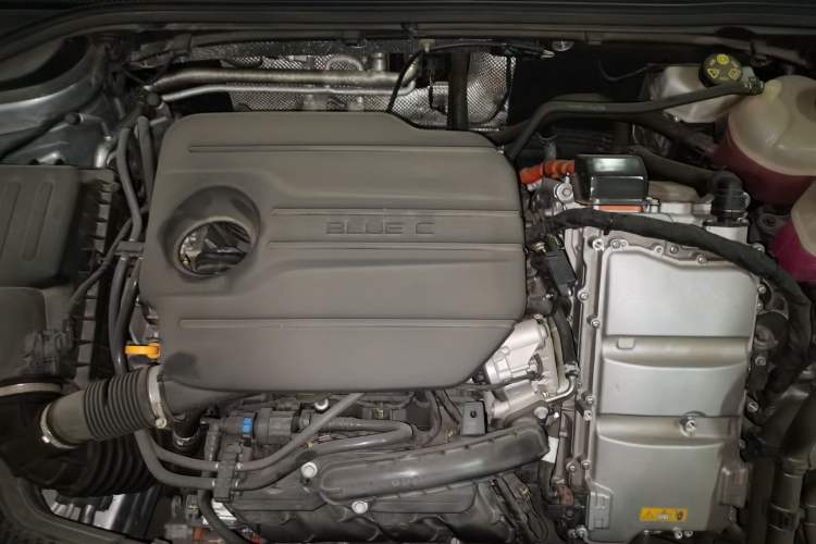 Used Roewe D7 2025 DMH 125km World Champion Excellence Edition Engine Bay
