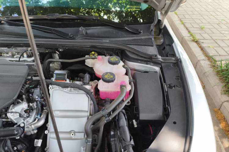 Used Roewe D7 2025 DMH 125km World Champion Edition Engine Bay Left