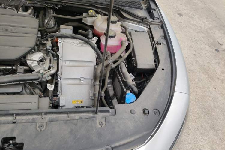 Used Roewe D7 2025 DMH 125km World Champion Edition Engine Bay Left