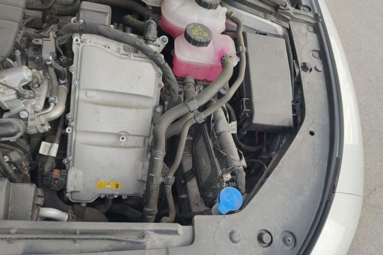 Used Roewe D7 2025 DMH 125km World Champion Edition Engine Bay Left