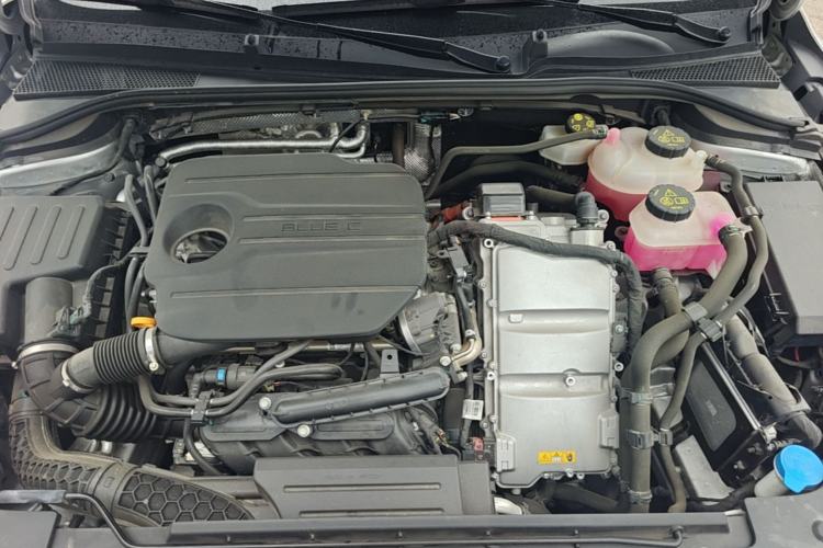Used Roewe D7 2025 DMH 125km World Champion Edition Engine Bay