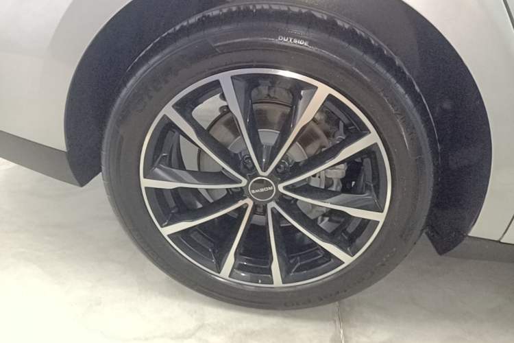 Used Roewe D7 2025 DMH 125km World Champion Edition Exterior 5