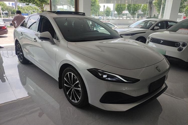 Used Roewe D7 2025 DMH 125km World Champion Excellence Edition Front Right 45 Deg