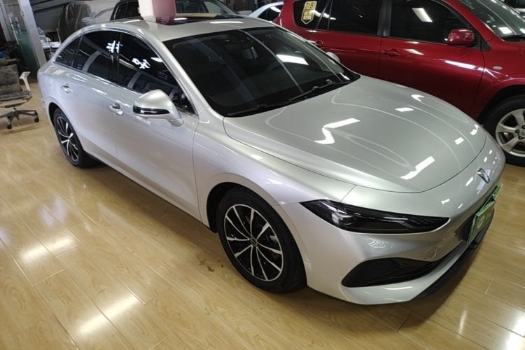 Used Roewe D7 2025 DMH 125km World Champion Excellence Edition Front Right 45 Deg