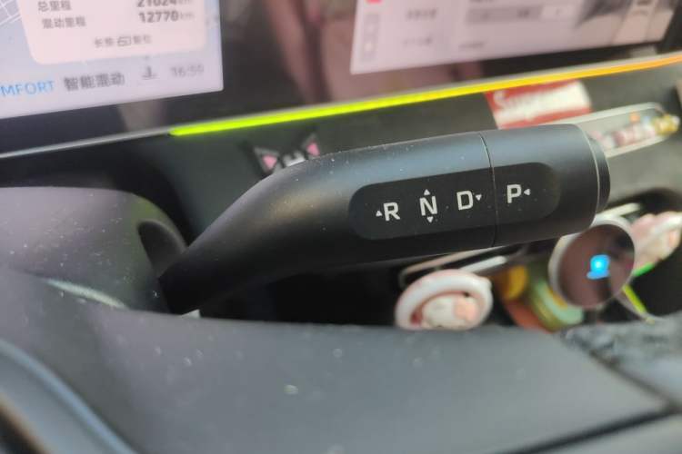 Used Roewe D7 2025 DMH 125km World Champion Excellence Edition Gear Lever