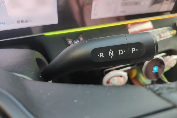 Used Roewe D7 2025 DMH 125km World Champion Excellence Edition Gear Lever