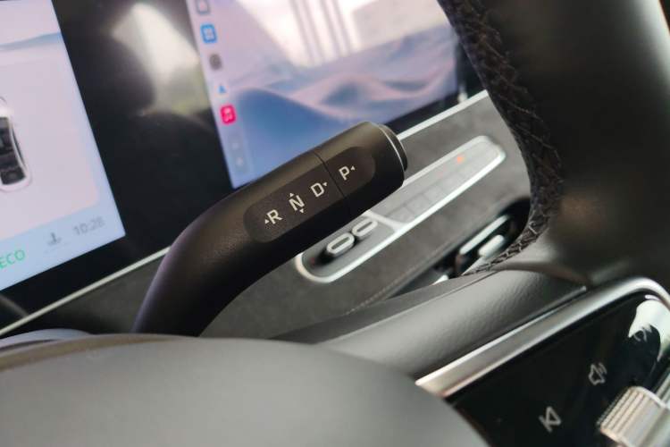 Used Roewe D7 2025 DMH 125km World Champion Excellence Edition Gear Lever