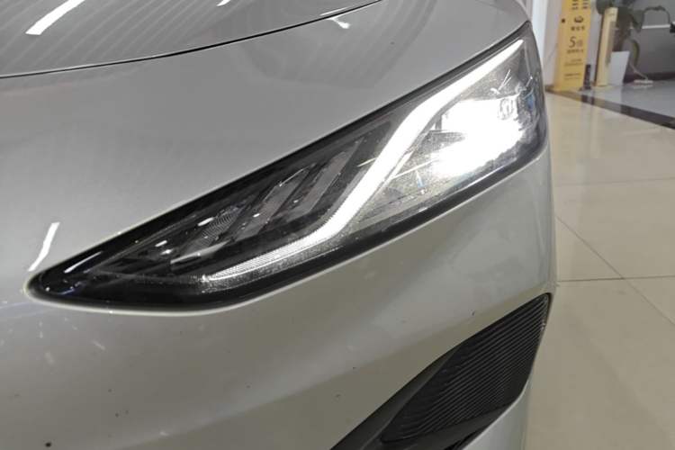 Used Roewe D7 2025 DMH 125km World Champion Excellence Edition Left Front Headlight