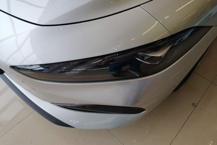 Used Roewe D7 2025 DMH 125km World Champion Excellence Edition Left Front Headlight