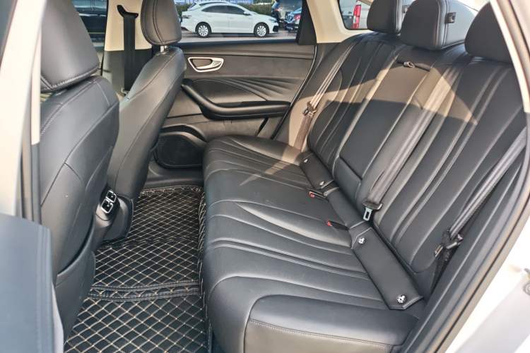 Used Roewe D7 2025 DMH 125km World Champion Excellence Edition Left Rear Seat