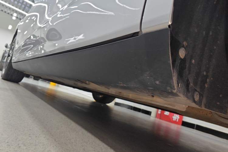 Used Roewe D7 2025 DMH 125km World Champion Excellence Edition Left Side Sill