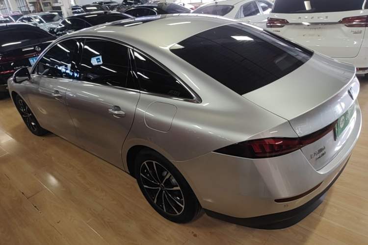 Used Roewe D7 2025 DMH 125km World Champion Excellence Edition Rear Left 45 Deg