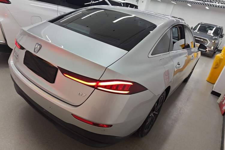 Used Roewe D7 2025 DMH 125km World Champion Excellence Edition Rear Right 45 Deg