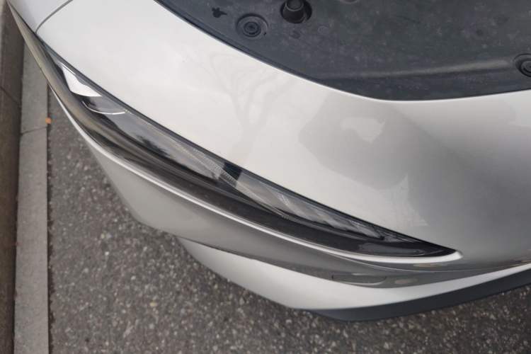 Used Roewe D7 2025 DMH 125km World Champion Excellence Edition Right Front Headlight