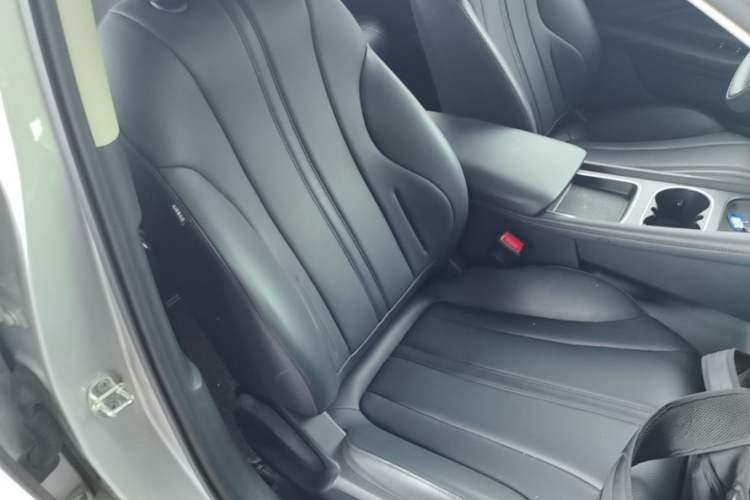 Used Roewe D7 2025 DMH 125km World Champion Edition Right Front Seat