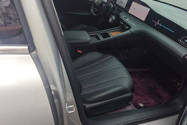 Used Roewe D7 2025 DMH 125km World Champion Edition Right Front Seat