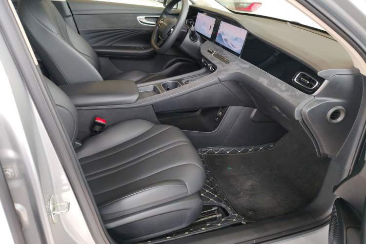 Used Roewe D7 2025 DMH 125km World Champion Excellence Edition Right Front Seat