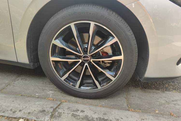 Used Roewe D7 2025 DMH 125km World Champion Edition Right Front Wheel Hub
