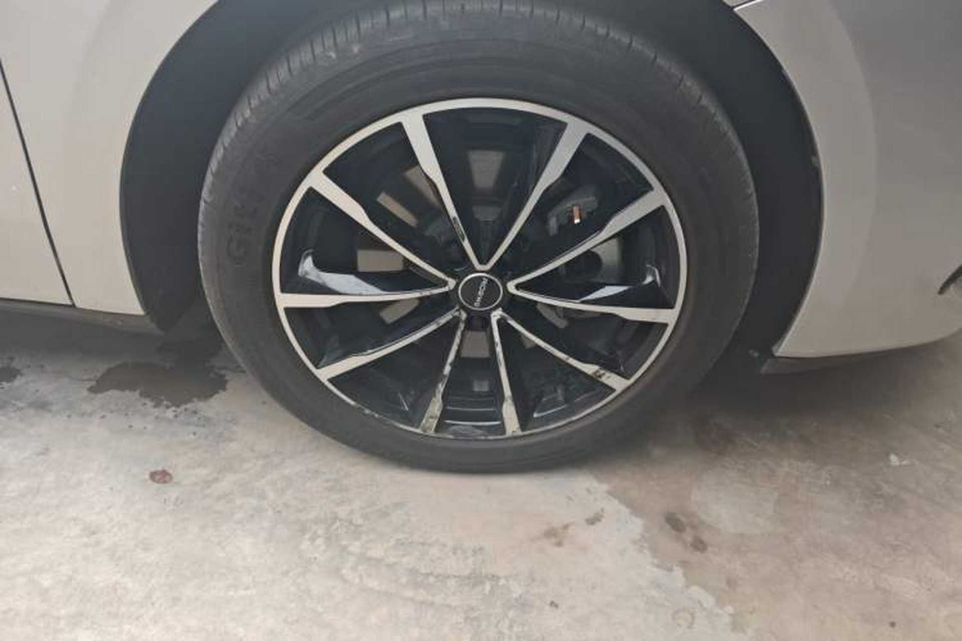 Used Roewe D7 2025 DMH 125km World Champion Edition Right Front Wheel Hub