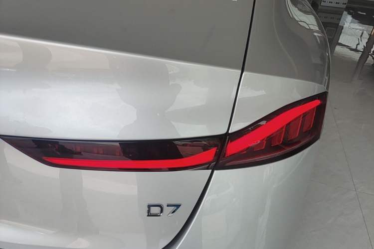 Used Roewe D7 2025 DMH 125km World Champion Excellence Edition Right Rear Taillight