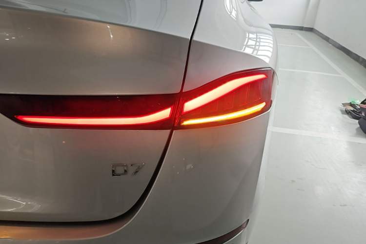 Used Roewe D7 2025 DMH 125km World Champion Edition Right Rear Taillight