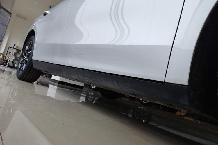 Used Roewe D7 2025 DMH 125km World Champion Excellence Edition Right Side Sill