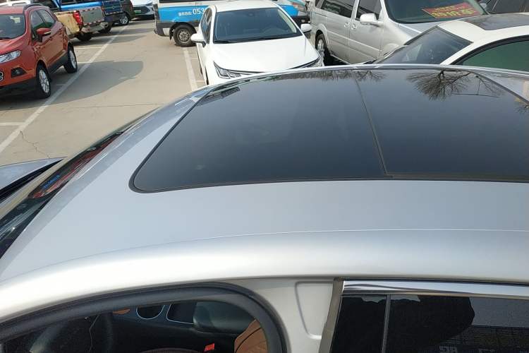 Used Roewe D7 2025 DMH 125km World Champion Excellence Edition Roof