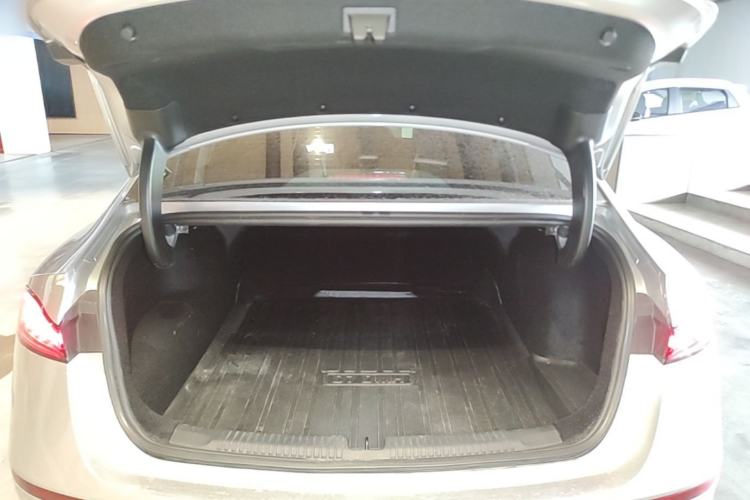 Used Roewe D7 2025 DMH 125km World Champion Edition Trunk