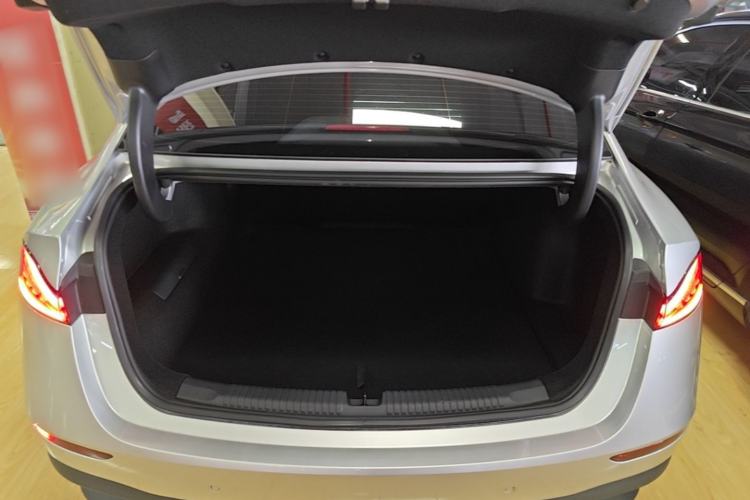 Used Roewe D7 2025 DMH 125km World Champion Excellence Edition Trunk