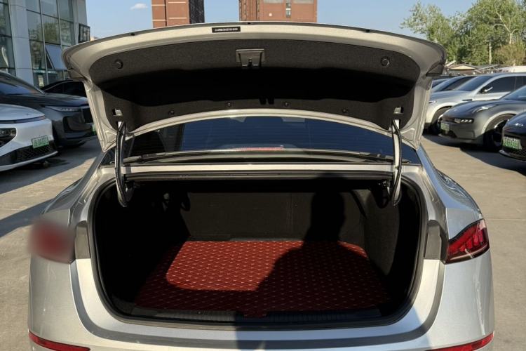 Used Roewe D7 2025 DMH 125km World Champion Edition Trunk