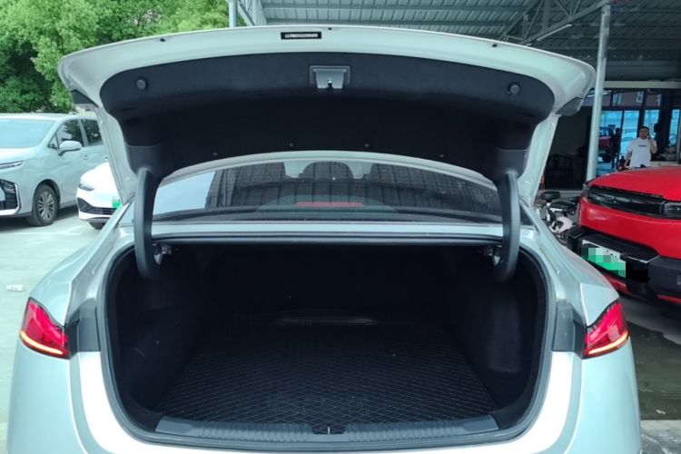 Used Roewe D7 2025 DMH 125km World Champion Edition Trunk